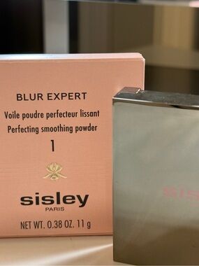Sisley Blur Expert Perfecting Smoothing Powder - Pink & Metallic Compact